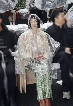 雎晓雯巴黎春夏大秀性感图片_3