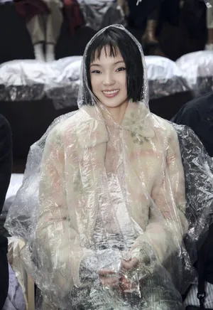 雎晓雯巴黎春夏大秀性感图片_5