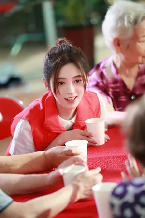 鞠婧祎《我和我的祖国》青春版MV图片