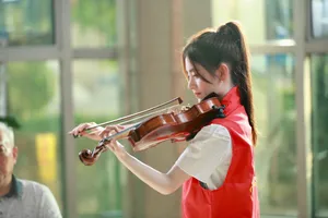 鞠婧祎《我和我的祖国》青春版MV图片_4