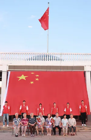 鞠婧祎《我和我的祖国》青春版MV图片_6