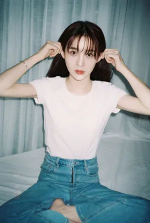 赵樱子简约复古胶片风写真图片_2