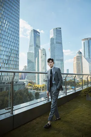 张翰儒雅斯文帅气写真图片_4