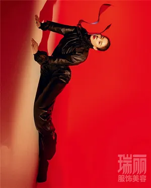 袁姗姗中国风封面杂志写真图片_4