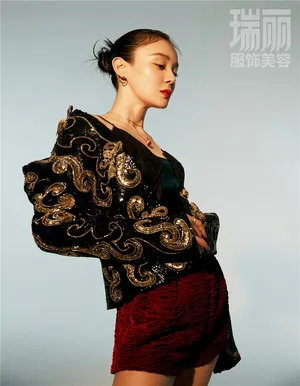 袁姗姗中国风封面杂志写真图片_5