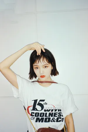 任敏简约时髦写真图片_2
