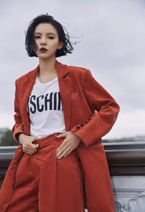 张予曦酷飒干练写真图片_3