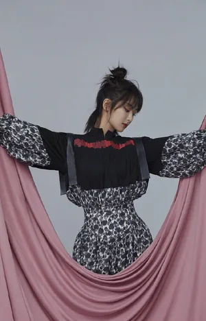 杨紫酷美养眼写真大片_1