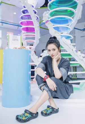 黄柳嫣活动照图片