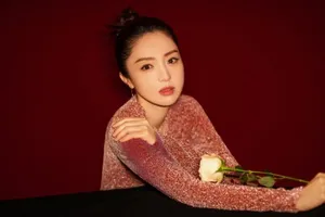 董璇粉色长裙性感知性写真_1