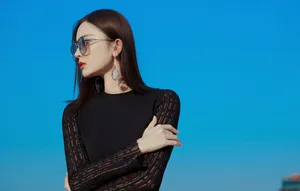 古力娜扎时髦个性街拍图片_2