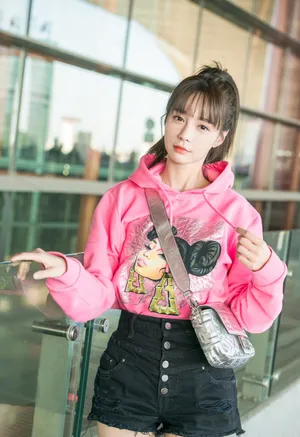 沈梦辰粉色清新少女写真图片_2