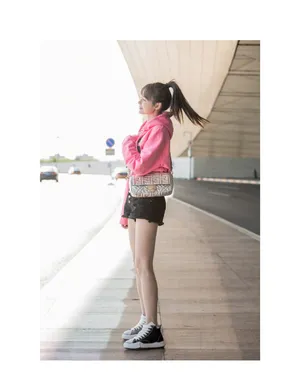 沈梦辰粉色清新少女写真图片_4