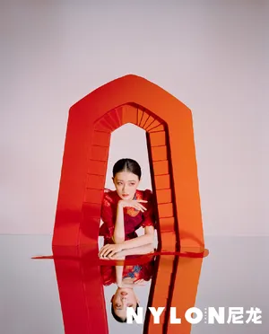徐璐桃花妆优雅写真图片_3