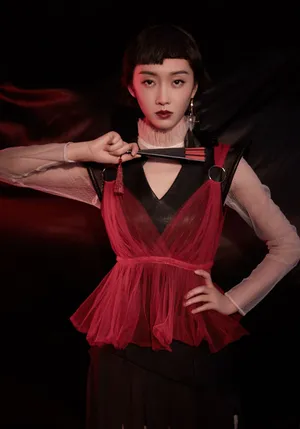 宣璐侠女斗笠帽酷飒写真图片