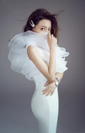 黄梦莹性感摩登写真图片