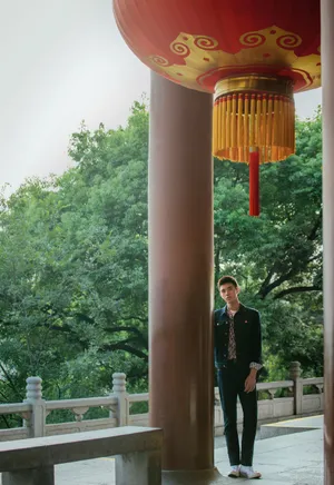 陈飞宇阳光帅气街拍图片_1