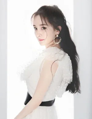 杨幂白色连衣裙超性感图片_2