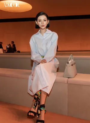 张予曦清新蓝衬衫裙甜美图片_2