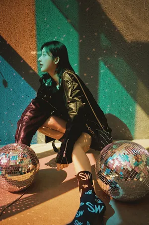 张俪美飒干练时尚街拍图片