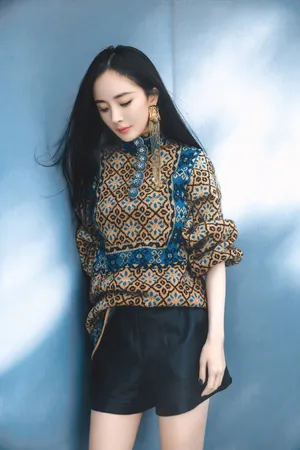 杨幂初秋性感时尚写真图片