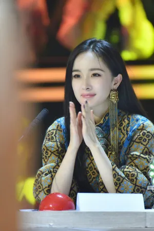 杨幂初秋性感时尚写真图片_4