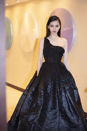 angelababy露肩性感写真图片_8