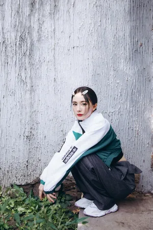 杨幂国庆美照休闲时尚图片_2