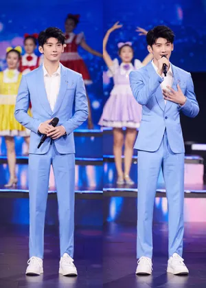 刘芮麟蓝色西装清爽帅气图片_6