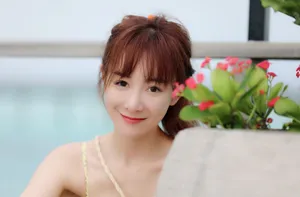 张檬吊带裙性感写真图片