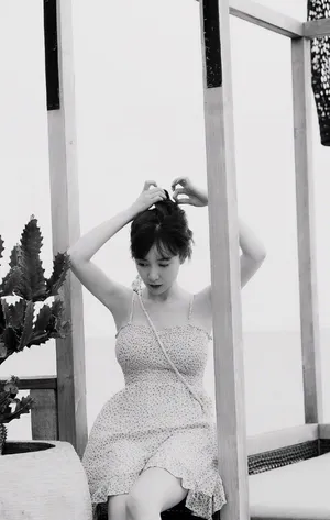 张檬吊带裙性感写真图片_4