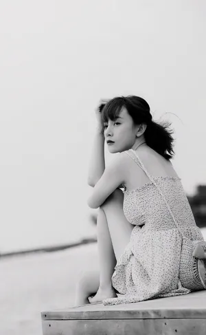 张檬吊带裙性感写真图片_6