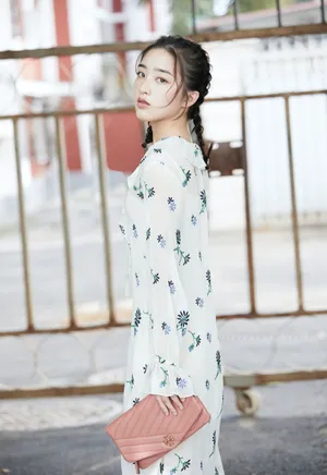 邓恩熙甜美阳光写真图片_2