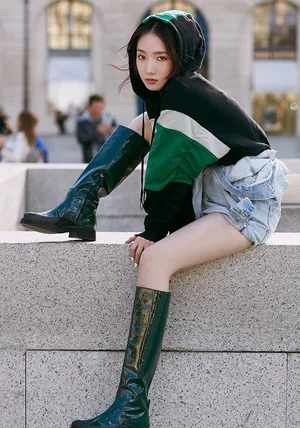 孟美岐最新时尚街拍图片_1