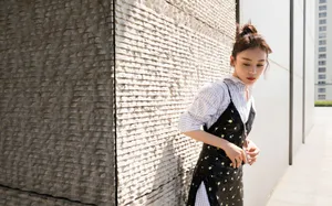 袁姗姗清爽优雅街拍图片