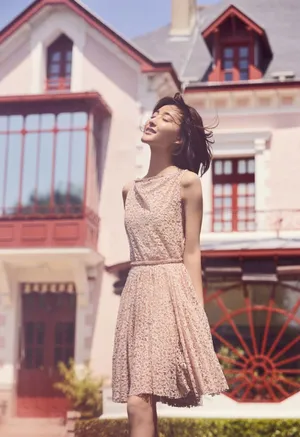 王丽坤甜美优雅写真图片