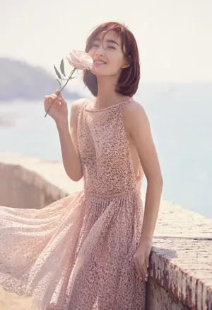 王丽坤甜美优雅写真图片_3