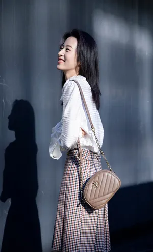 周雨彤清新迷人秋日写真图片_3