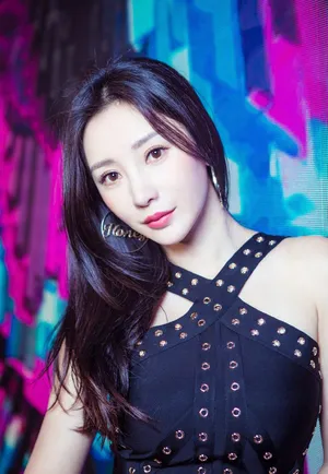 柳岩妩媚风情性感写真图片_5