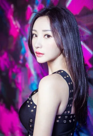 柳岩妩媚风情性感写真图片_6