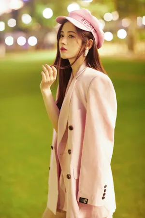 鞠婧祎甜美写真花絮照图片_5