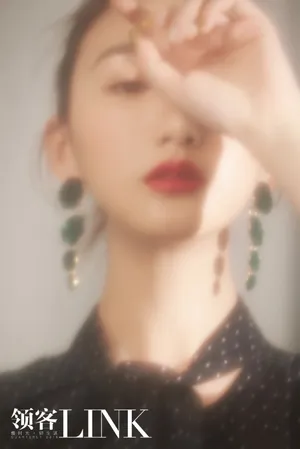 毛晓彤时尚优雅写真图片_3
