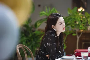 徐璐大爱心耳环靓丽图片_5