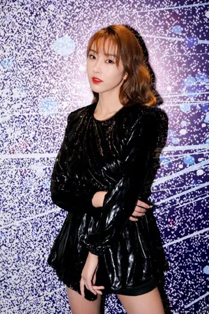 宣璐皮裙酷美写真图片_3