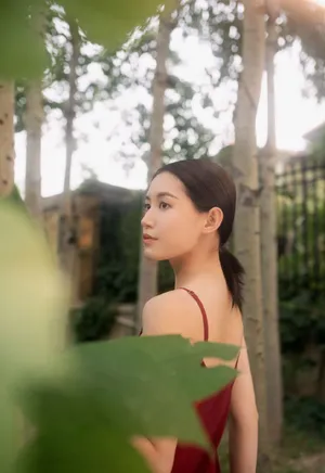 苏青吊带裙性感优雅写真图片_4