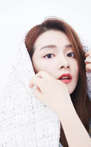 陈昊宇温婉柔美写真图片