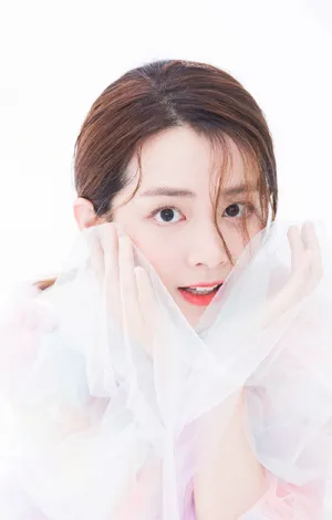 陈昊宇甜美迷人写真图片