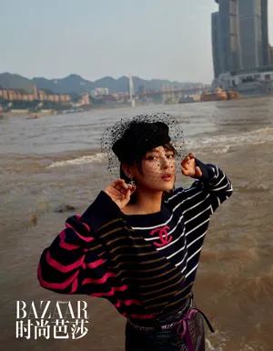 辛芷蕾性感芭莎封面大片写真图片_2