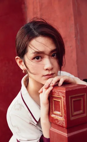 陈昊宇成熟优雅秋日写真图片_3