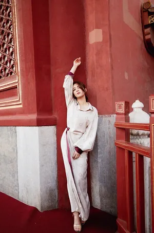 陈昊宇成熟优雅秋日写真图片_5